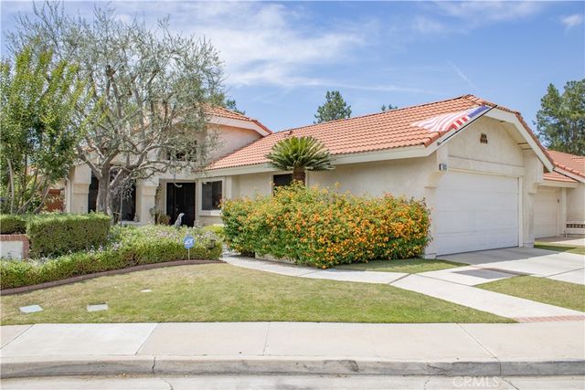 613 Berwick Street, Bakersfield, CA 93311