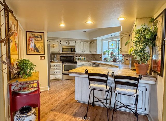 613 Berwick Street, Bakersfield, CA 93311