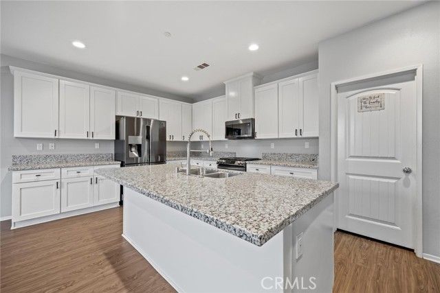 1544 Atlas Peak, San Jacinto, CA 92582