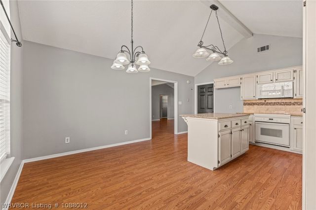 1711 Somerset Way, Van Buren, AR 72956