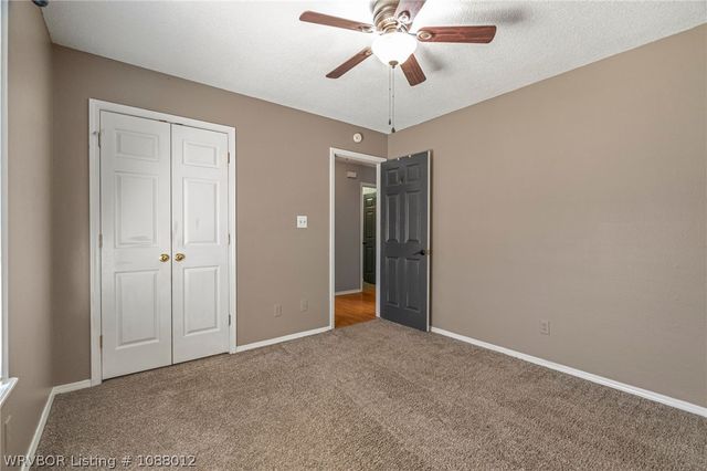 1711 Somerset Way, Van Buren, AR 72956