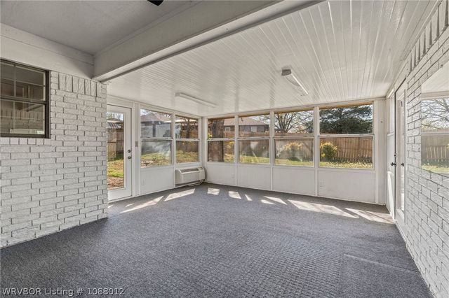 1711 Somerset Way, Van Buren, AR 72956