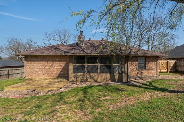 1711 Somerset Way, Van Buren, AR 72956