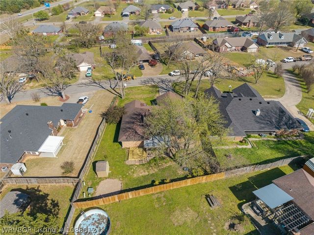 1711 Somerset Way, Van Buren, AR 72956