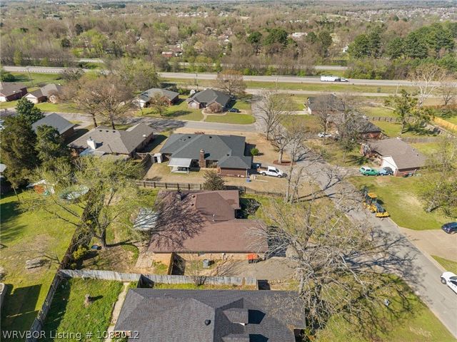 1711 Somerset Way, Van Buren, AR 72956