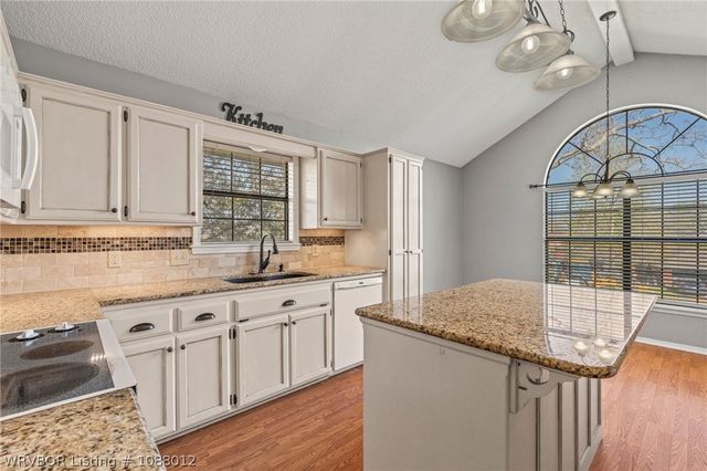 1711 Somerset Way, Van Buren, AR 72956