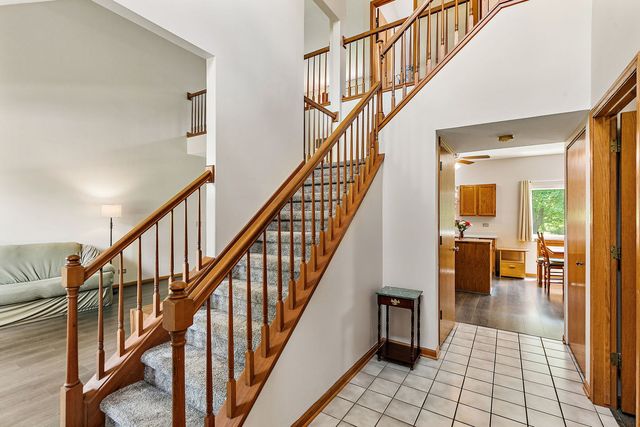 3880 Peartree Drive, Lake In The Hills, IL 60156