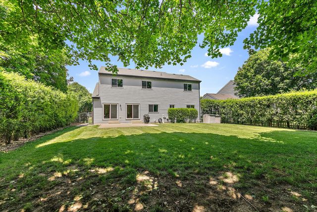 3880 Peartree Drive, Lake In The Hills, IL 60156