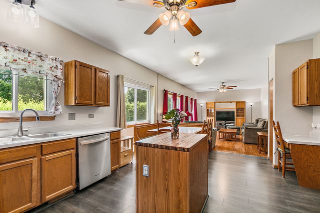 3880 Peartree Drive, Lake In The Hills, IL 60156
