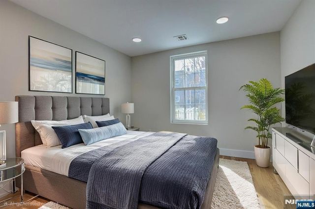 623 38th Street, Union City, NJ 07087