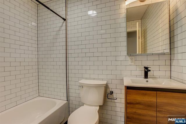 623 38th Street, Union City, NJ 07087