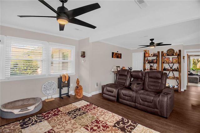 3917 W Friendly Avenue, Greensboro, NC 27410