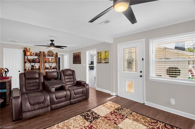 3917 W Friendly Avenue, Greensboro, NC 27410