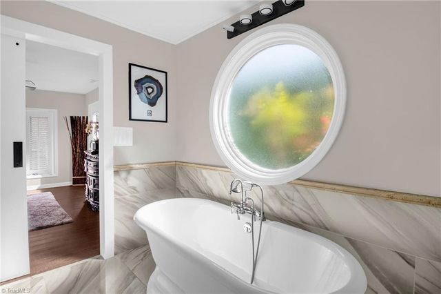 3917 W Friendly Avenue, Greensboro, NC 27410