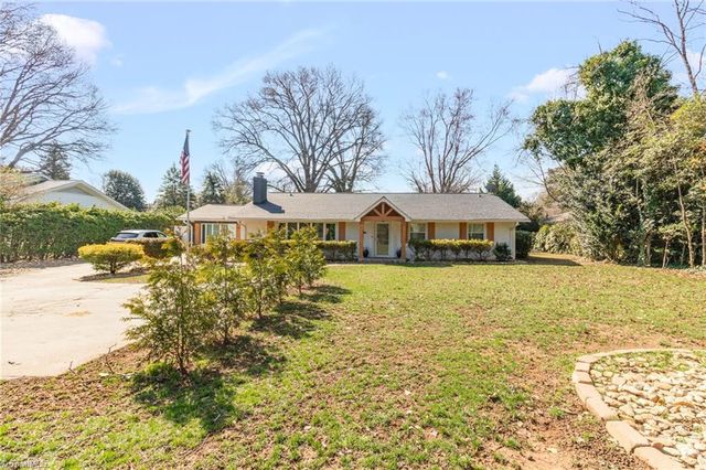 3917 W Friendly Avenue, Greensboro, NC 27410