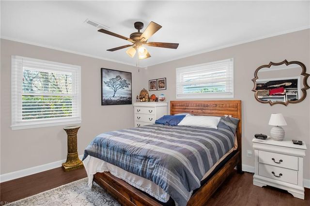 3917 W Friendly Avenue, Greensboro, NC 27410