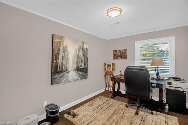 3917 W Friendly Avenue, Greensboro, NC 27410