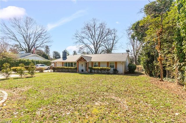 3917 W Friendly Avenue, Greensboro, NC 27410