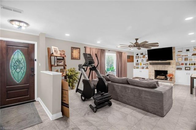 3917 W Friendly Avenue, Greensboro, NC 27410