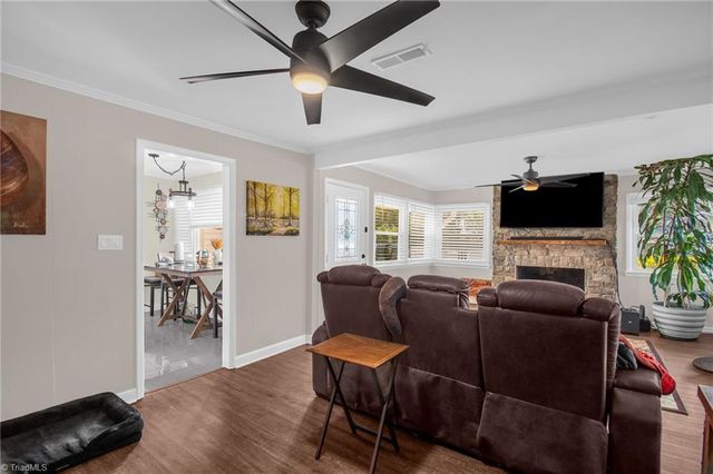 3917 W Friendly Avenue, Greensboro, NC 27410