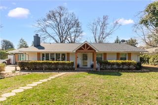 3917 W Friendly Avenue, Greensboro, NC 27410