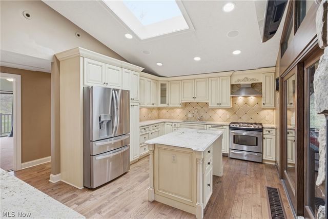 9715 Stafford Road, Chagrin Falls, OH 44023