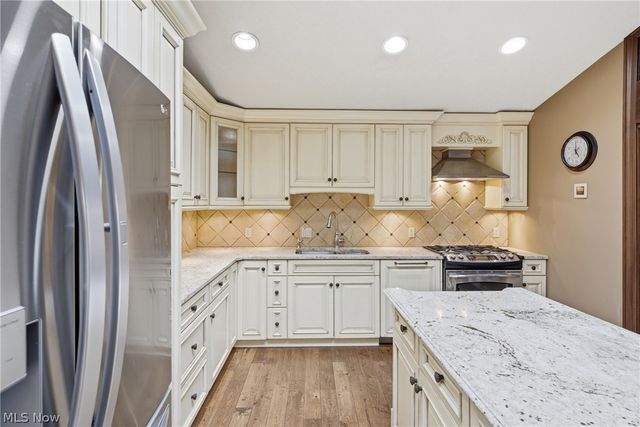 9715 Stafford Road, Chagrin Falls, OH 44023