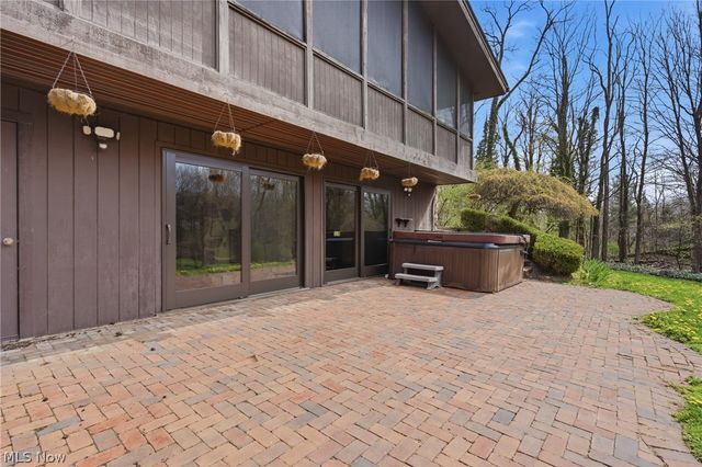 9715 Stafford Road, Chagrin Falls, OH 44023
