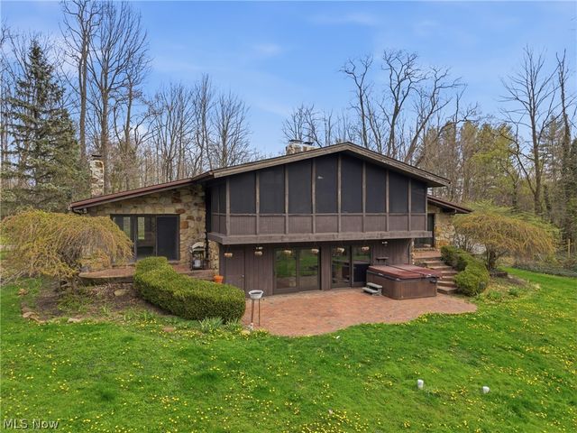 9715 Stafford Road, Chagrin Falls, OH 44023