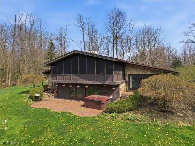 9715 Stafford Road, Chagrin Falls, OH 44023