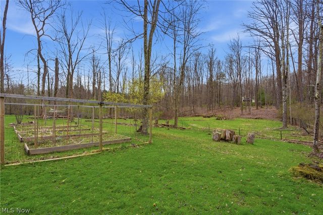 9715 Stafford Road, Chagrin Falls, OH 44023