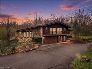 9715 Stafford Road, Chagrin Falls, OH 44023