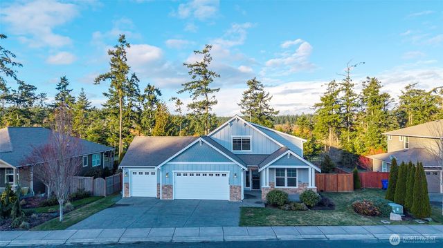 3008 SW Fairway Point Drive, Oak Harbor, WA 98277