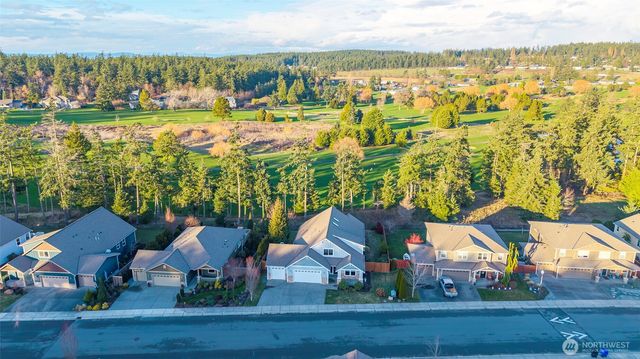 3008 SW Fairway Point Drive, Oak Harbor, WA 98277