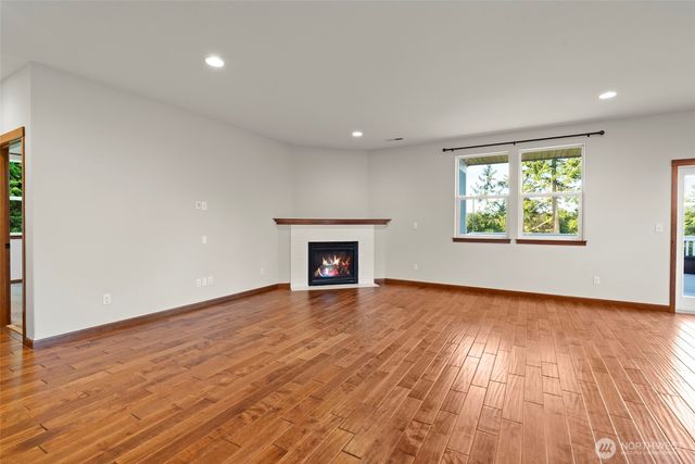 3008 SW Fairway Point Drive, Oak Harbor, WA 98277