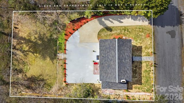 1407 Mimosa Lane, Lenoir, NC 28645