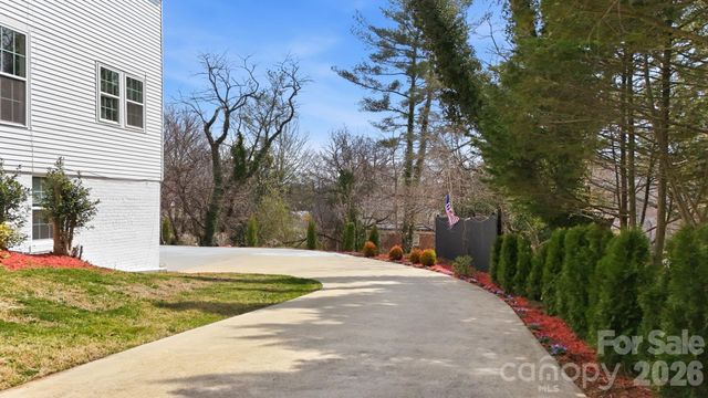 1407 Mimosa Lane, Lenoir, NC 28645