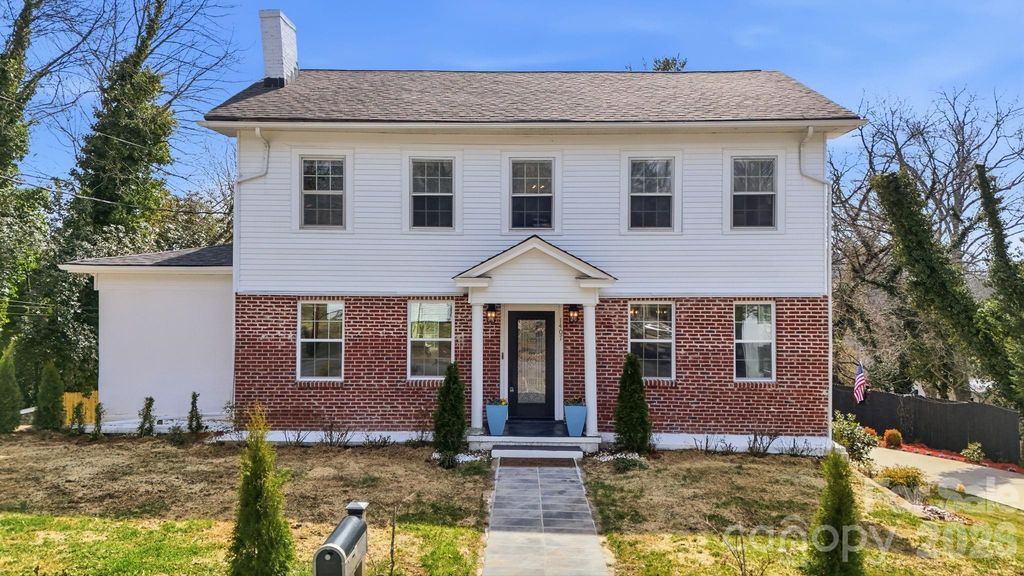 1407 Mimosa Lane, Lenoir, NC 28645