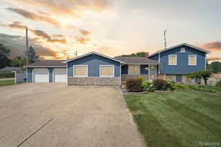 2058 S Belsay Road, Burton, MI 48519