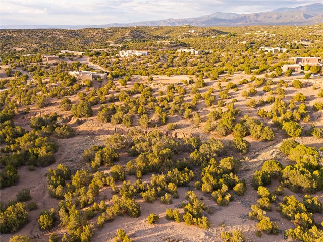 7 Las Katrinas, Santa Fe, NM 87506