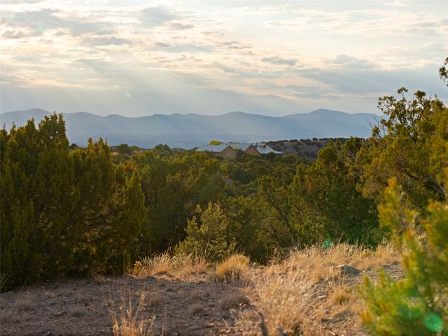 7 Las Katrinas, Santa Fe, NM 87506