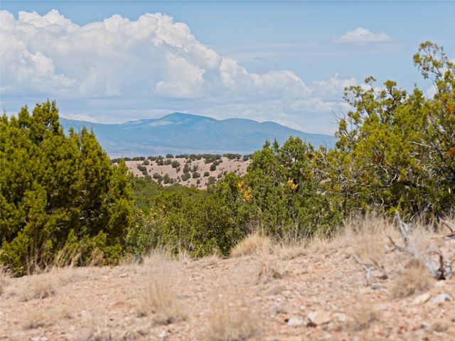 7 Las Katrinas, Santa Fe, NM 87506