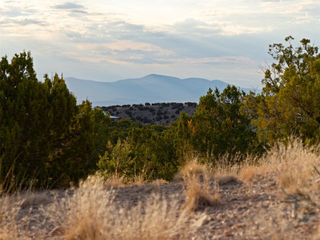 7 Las Katrinas, Santa Fe, NM 87506