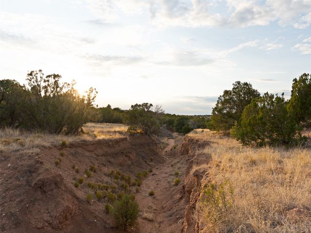 7 Las Katrinas, Santa Fe, NM 87506