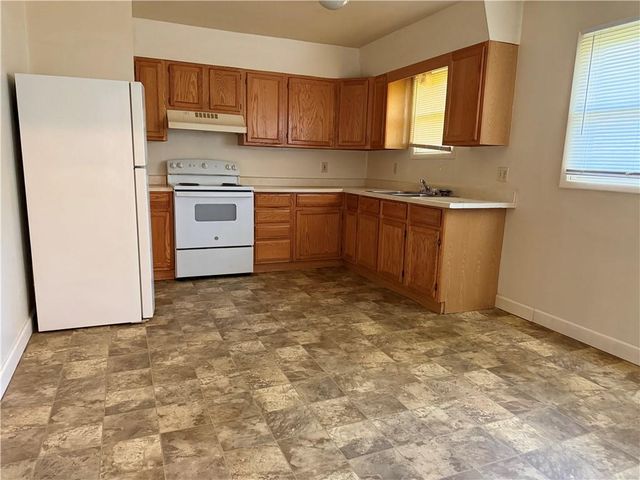 6200 E 150th Terrace, Grandview, MO 64030