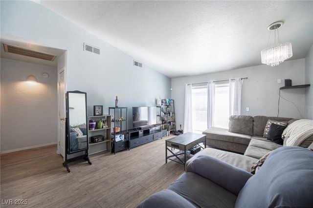 532 East Rolly Street, Henderson, NV 89011