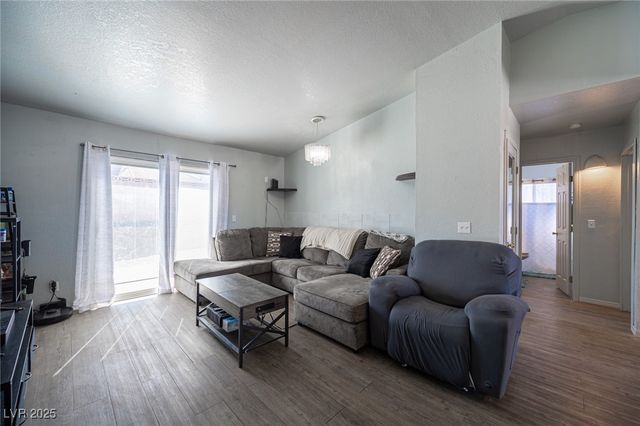 532 East Rolly Street, Henderson, NV 89011