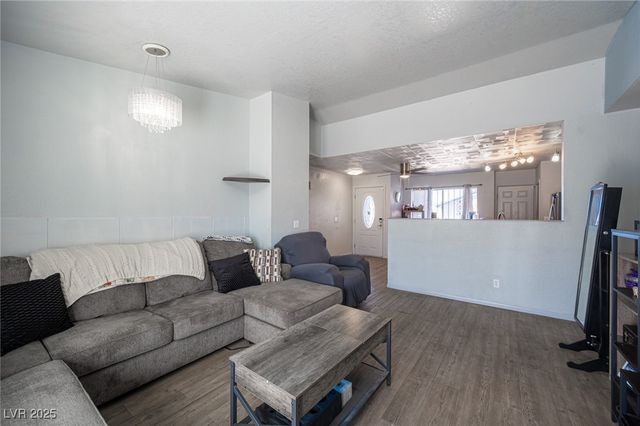 532 East Rolly Street, Henderson, NV 89011