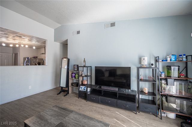 532 East Rolly Street, Henderson, NV 89011