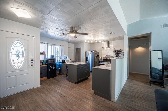 532 East Rolly Street, Henderson, NV 89011